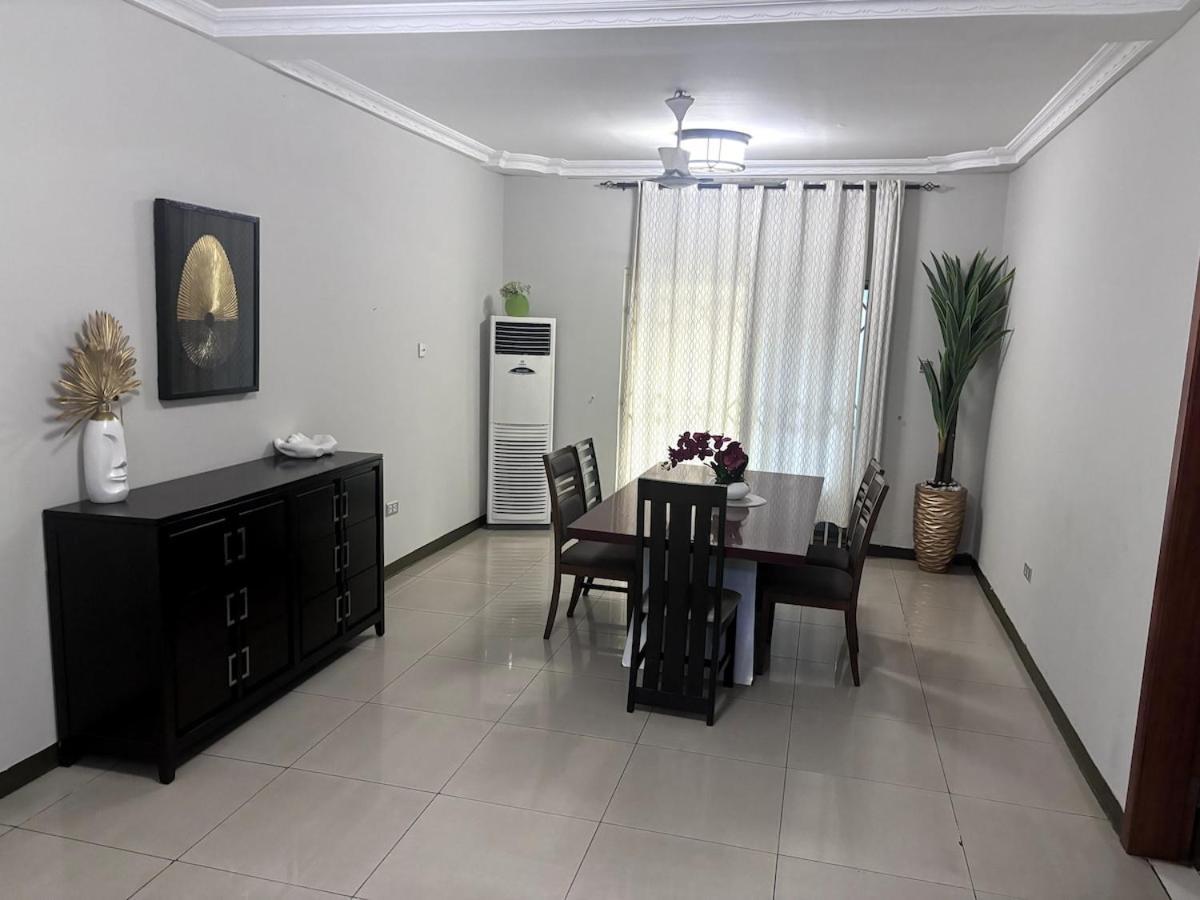 Takako Court Luxury Houses & Apartments, East Legon อักกรา ภายนอก รูปภาพ