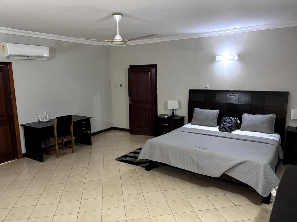 Takako Court Luxury Houses & Apartments, East Legon อักกรา ภายนอก รูปภาพ