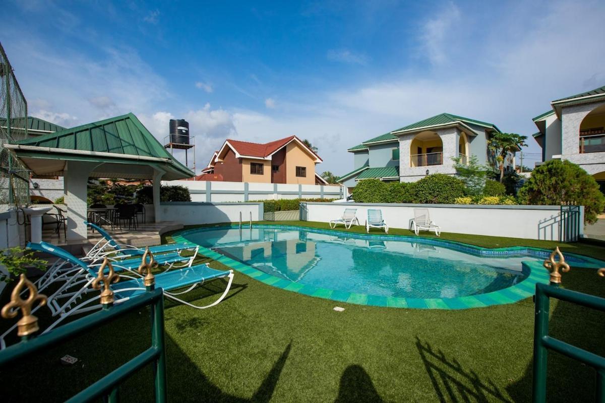 Takako Court Luxury Houses & Apartments, East Legon อักกรา ภายนอก รูปภาพ