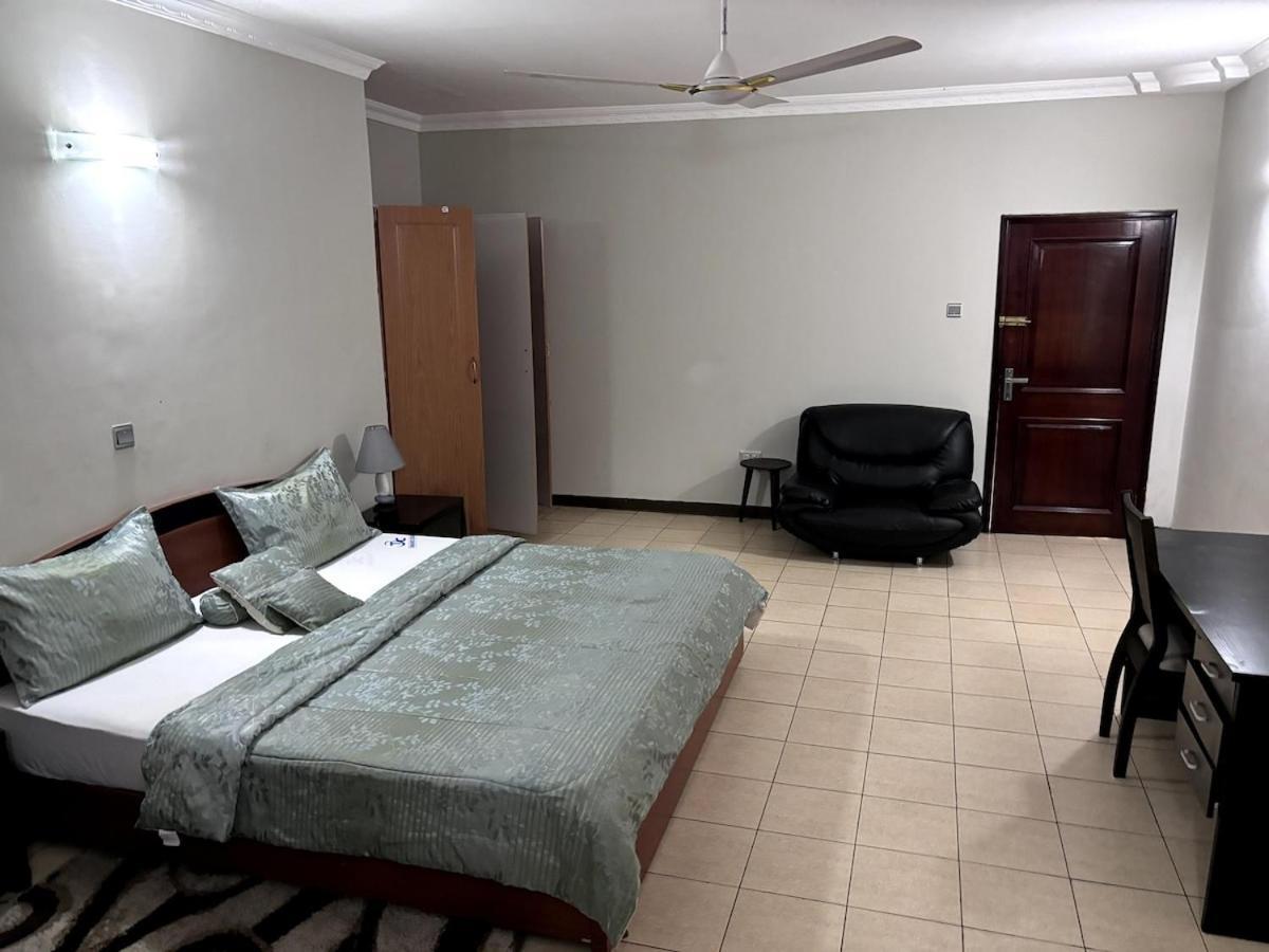 Takako Court Luxury Houses & Apartments, East Legon อักกรา ภายนอก รูปภาพ